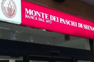 La Corte d'appello di Firenze, con sentenza n. 1423/2024 del 6 agosto 2024, ha ribaltato la sentenza del 2021 del Tribunale di Pisa, schierandosi pienamente dalla parte degli investitori che detenevano obbligazioni subordinate MPS (Monte dei Paschi di Siena).