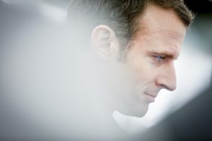 Francia, Fitch declassa il rating da AA- ad A+ e boccia i conti pubblici