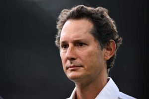 Eredità Agnelli: Lavori Socialmente Utili per John Elkann