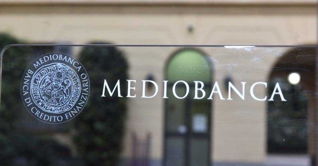 Mediobanca: Vendita Segreta di Azioni dei Manager, dopo la vittoria di Mps